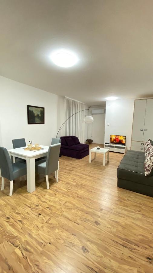 Appartement Lilyy à Leskovac  Extérieur photo
