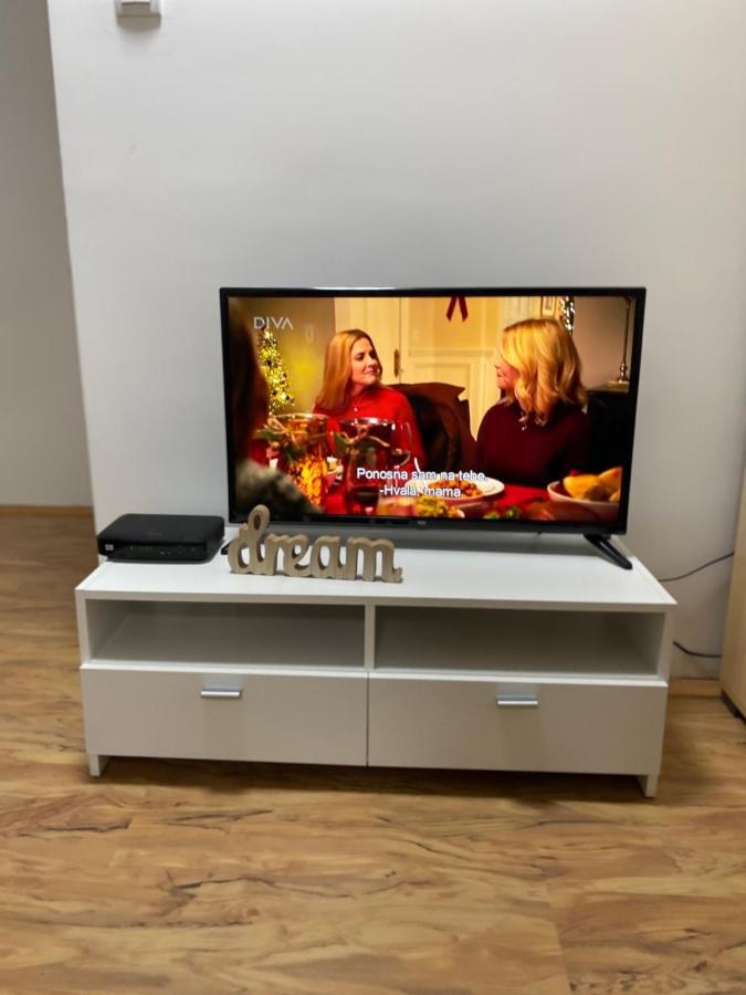 Appartement Lilyy à Leskovac  Extérieur photo
