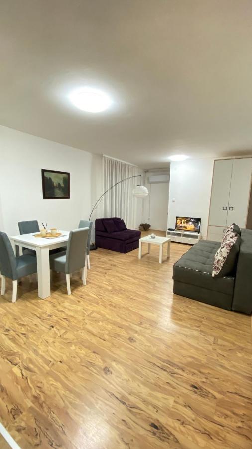 Appartement Lilyy à Leskovac  Extérieur photo