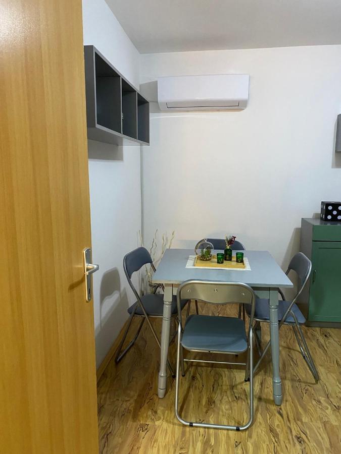 Appartement Lilyy à Leskovac  Extérieur photo